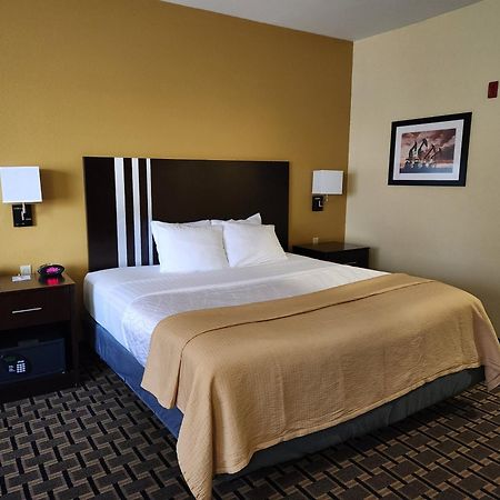 Days Inn & Suites By Wyndham Sam Houston Tollway Jersey Village Екстер'єр фото