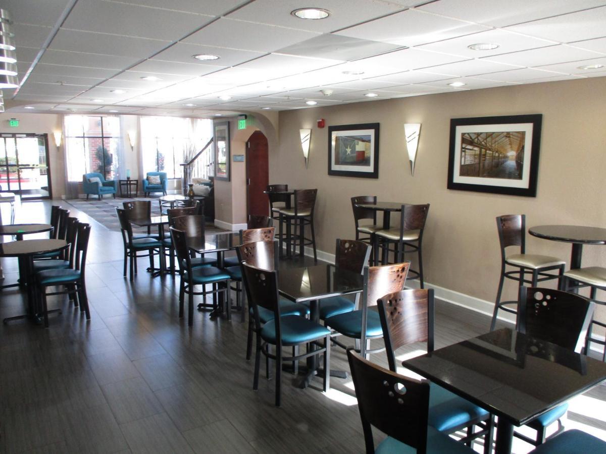 Days Inn & Suites By Wyndham Sam Houston Tollway Jersey Village Екстер'єр фото