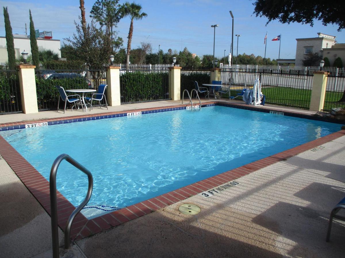 Days Inn & Suites By Wyndham Sam Houston Tollway Jersey Village Екстер'єр фото