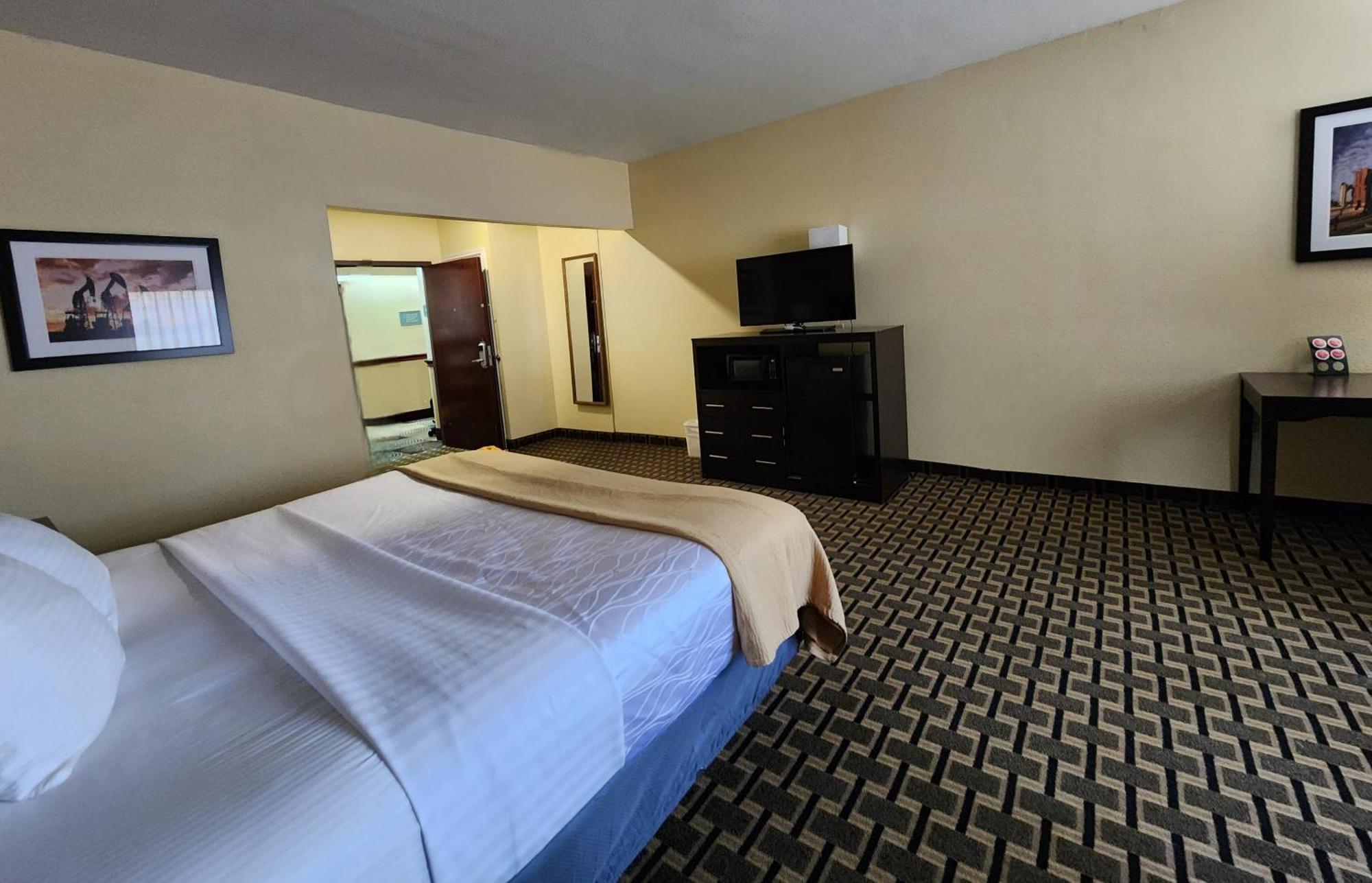 Days Inn & Suites By Wyndham Sam Houston Tollway Jersey Village Екстер'єр фото