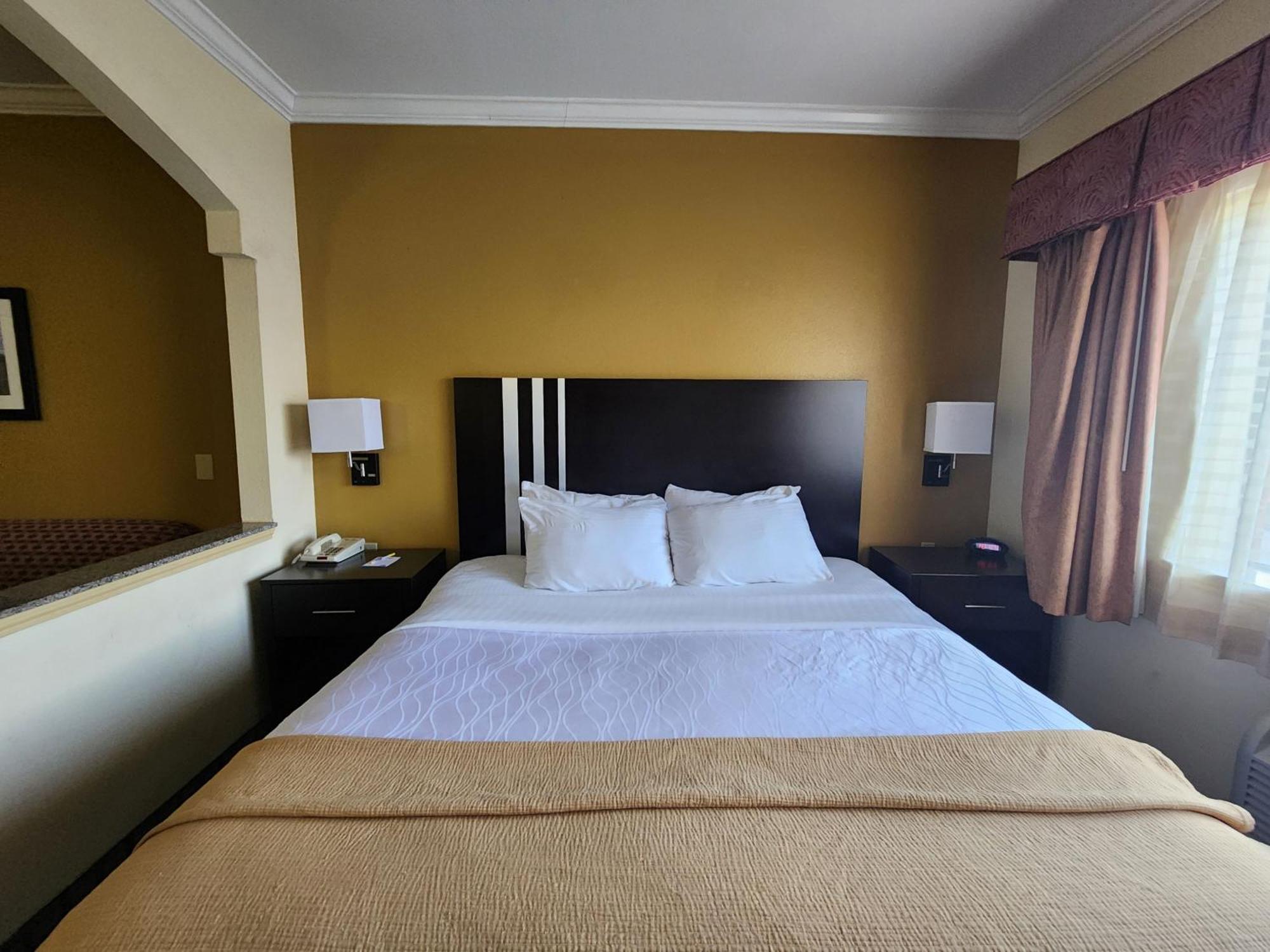 Days Inn & Suites By Wyndham Sam Houston Tollway Jersey Village Екстер'єр фото