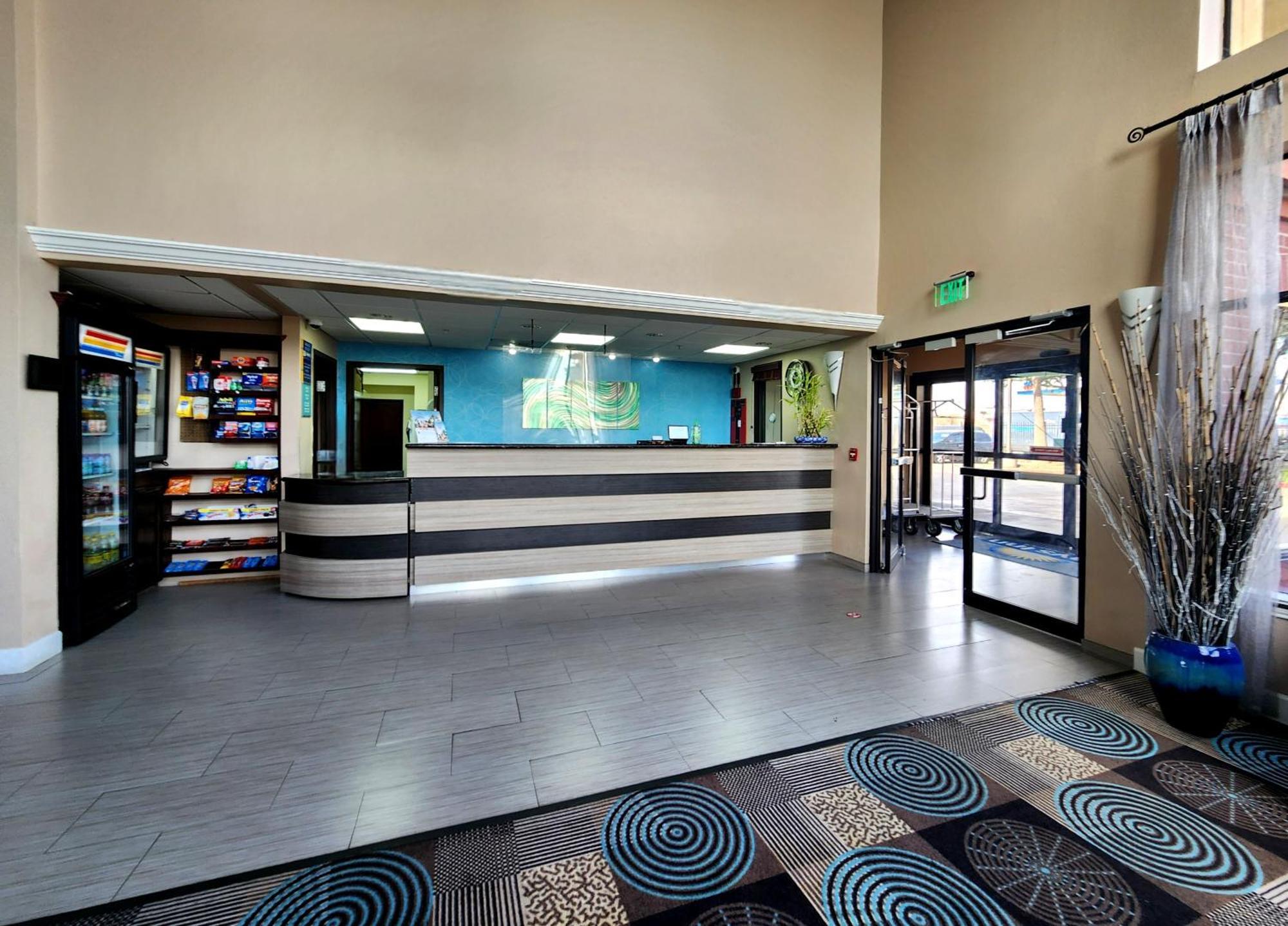 Days Inn & Suites By Wyndham Sam Houston Tollway Jersey Village Екстер'єр фото