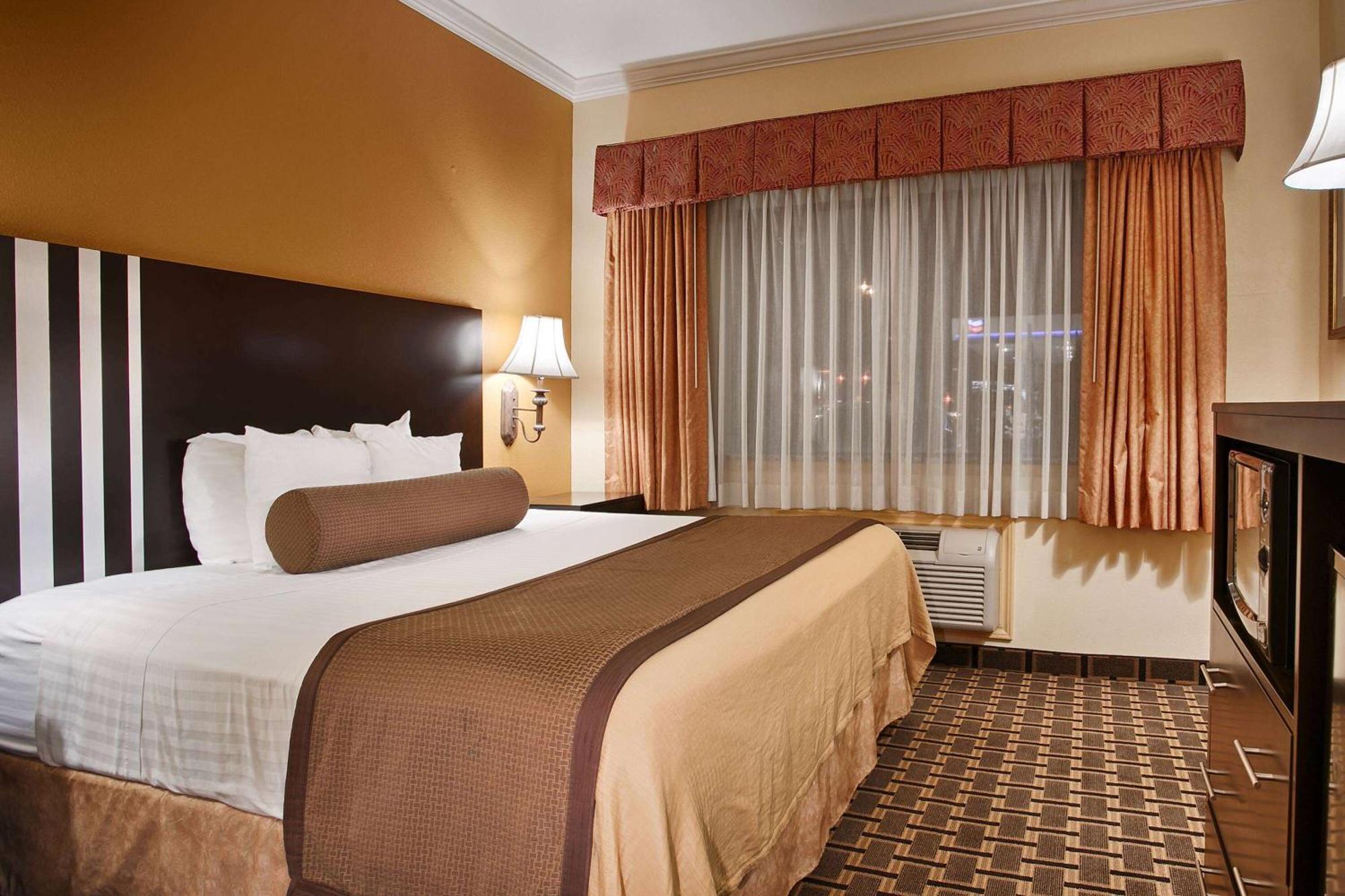 Days Inn & Suites By Wyndham Sam Houston Tollway Jersey Village Екстер'єр фото
