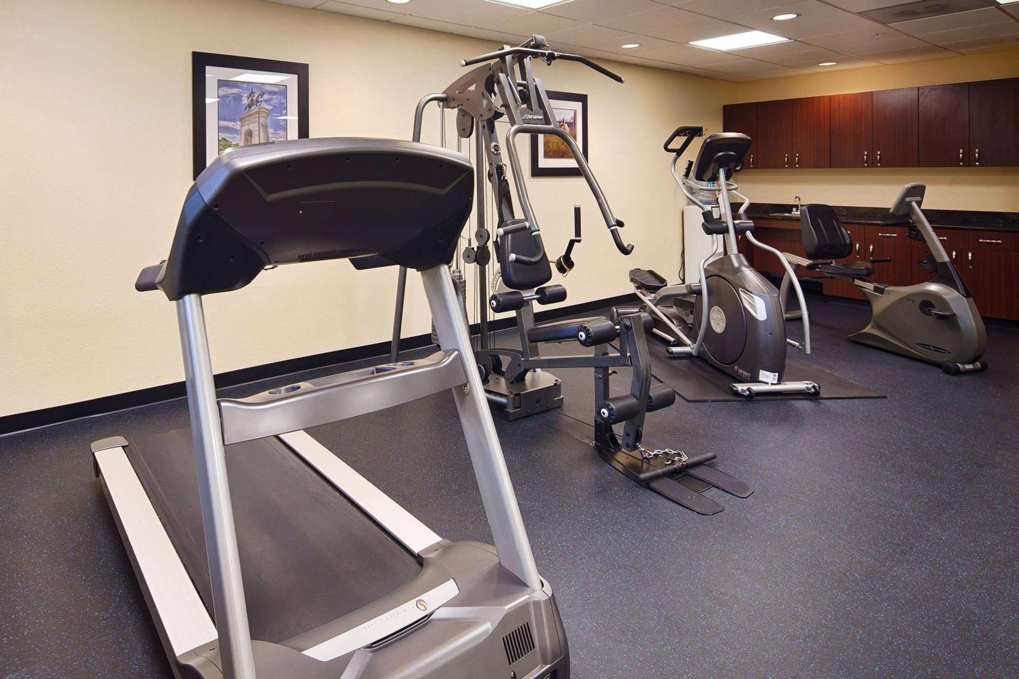 Days Inn & Suites By Wyndham Sam Houston Tollway Jersey Village Екстер'єр фото