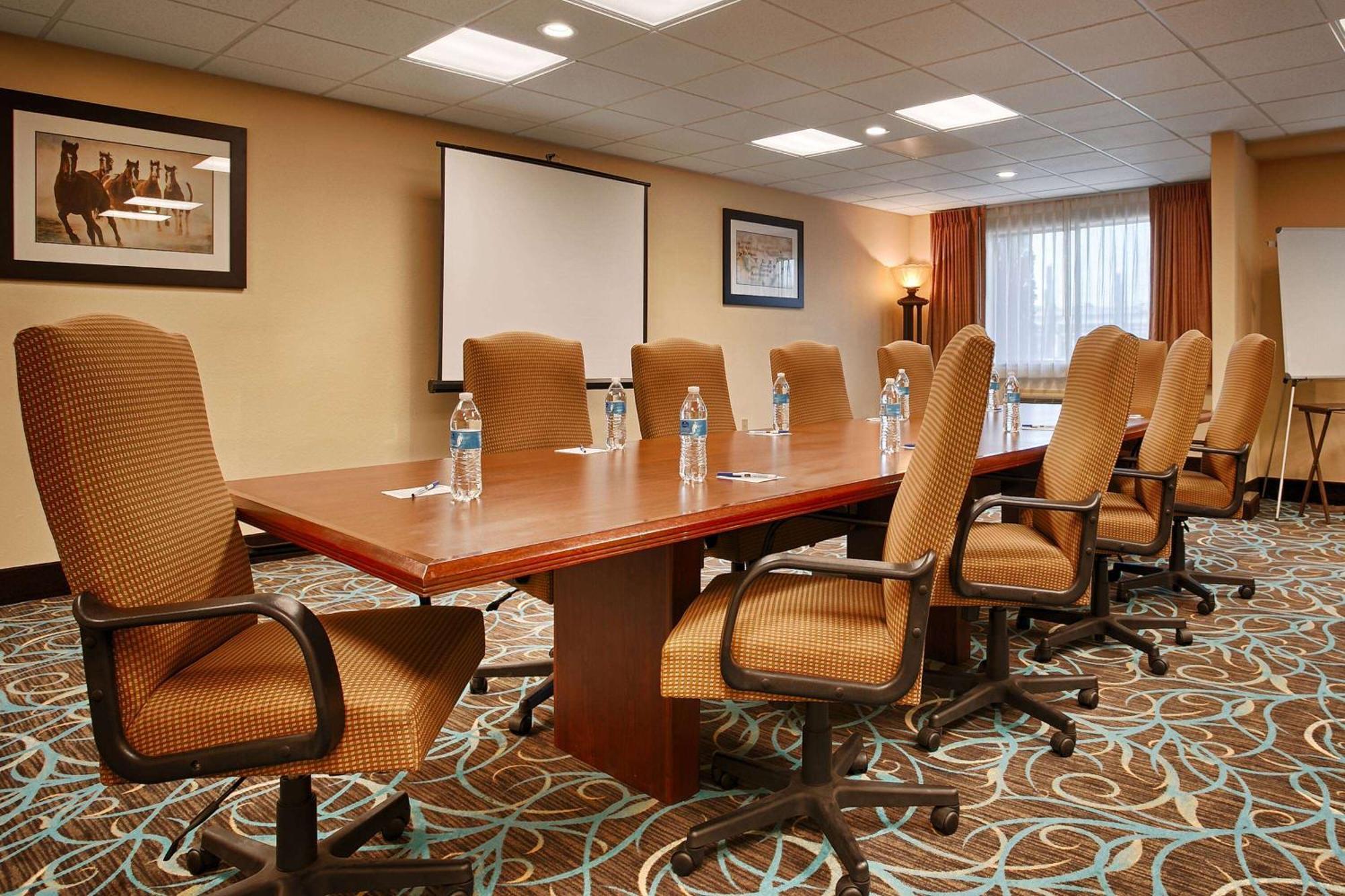 Days Inn & Suites By Wyndham Sam Houston Tollway Jersey Village Екстер'єр фото